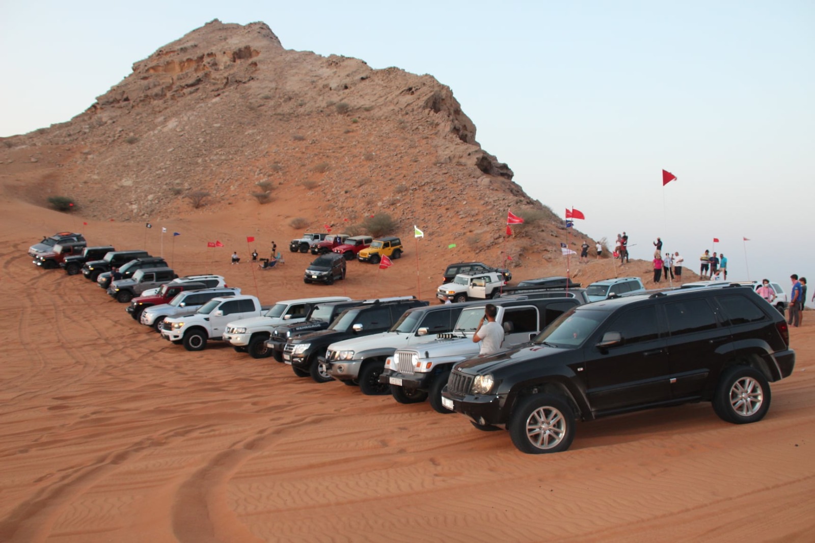 Dubai Offroaders convoy lineup in UAE desert